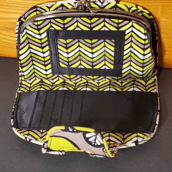 Vera Bradley wallet floral Colorful Lot Of Storage Medium Size 8" W , 5" H NWOT - Picture 11 of 12